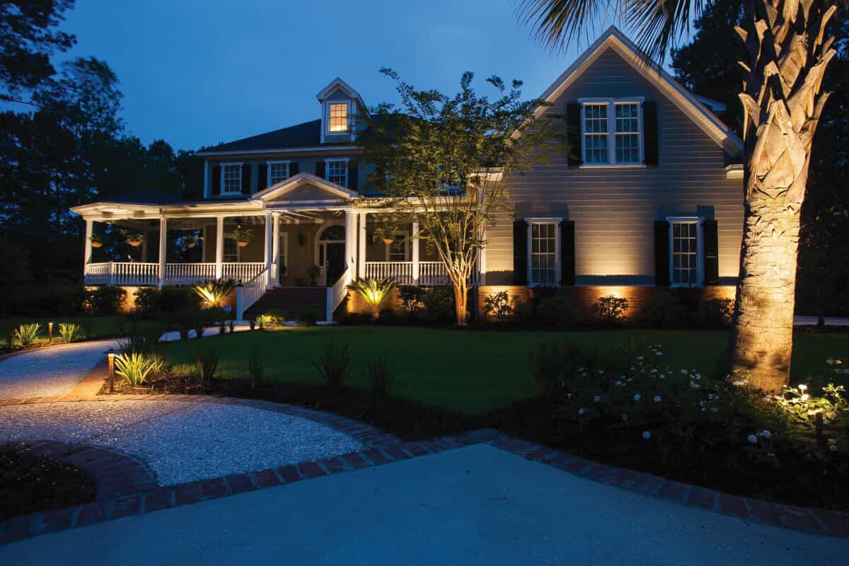residential landscape and front yard lighting 